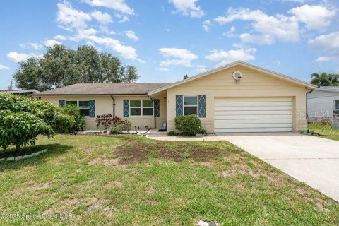 House in Merrit Island, Florida 3 bedrooms, 160.72 sq.m. № 1751535 - photo 2