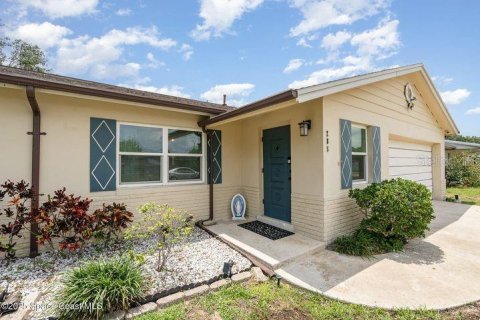 House in Merrit Island, Florida 3 bedrooms, 160.72 sq.m. № 1751535 - photo 3