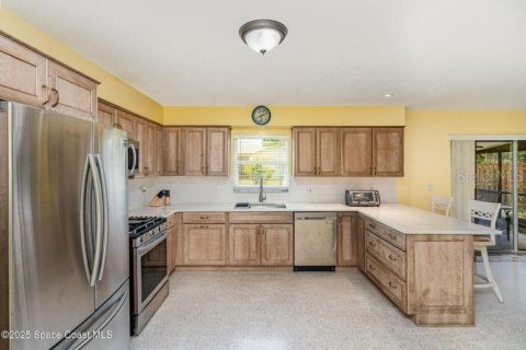 House in Merrit Island, Florida 3 bedrooms, 160.72 sq.m. № 1751535 - photo 12