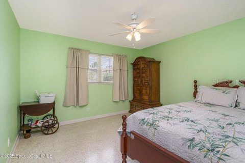 House in Merrit Island, Florida 3 bedrooms, 160.72 sq.m. № 1751535 - photo 15