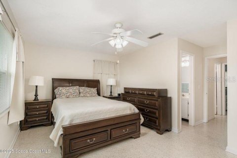 House in Merrit Island, Florida 3 bedrooms, 160.72 sq.m. № 1751535 - photo 19