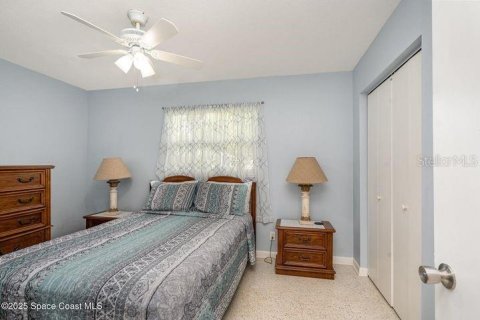 House in Merrit Island, Florida 3 bedrooms, 160.72 sq.m. № 1751535 - photo 13