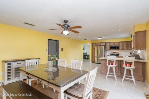 House in Merrit Island, Florida 3 bedrooms, 160.72 sq.m. № 1751535 - photo 9