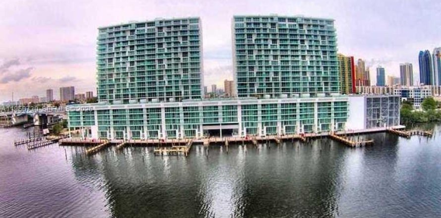 Condo à Sunny Isles Beach, Floride, 2 chambres  № 2007002