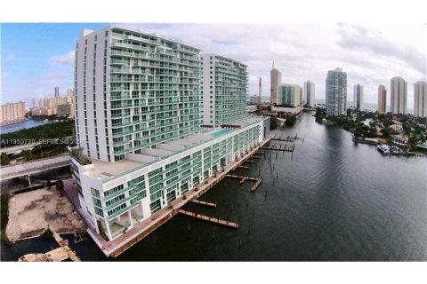 Copropriété à louer à Sunny Isles Beach, Floride: 2 chambres, 157.19 m2 № 2007002 - photo 2