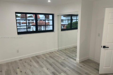 Touwnhouse à louer à Miami, Floride: 2 chambres, 98.85 m2 № 2040809 - photo 14