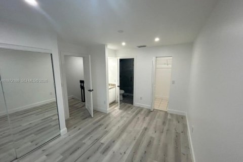 Touwnhouse à louer à Miami, Floride: 2 chambres, 98.85 m2 № 2040809 - photo 8