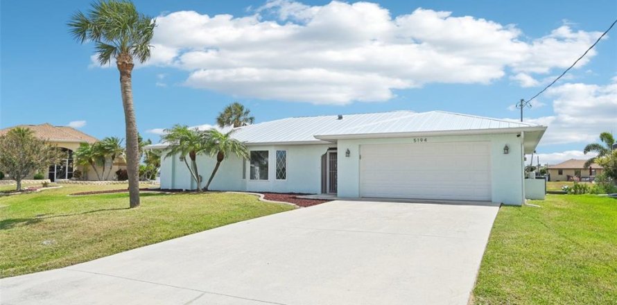 Casa en Port Charlotte, Florida 2 dormitorios, 140.84 m2 № 1617897