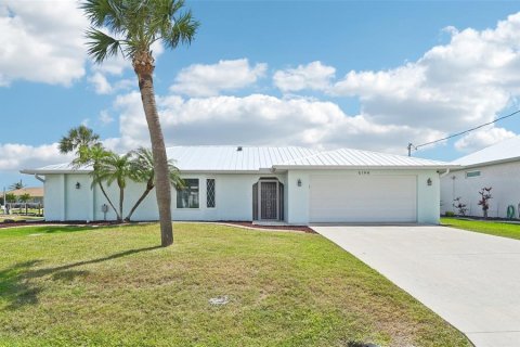 Casa en venta en Port Charlotte, Florida, 2 dormitorios, 140.84 m2 № 1617897 - foto 2