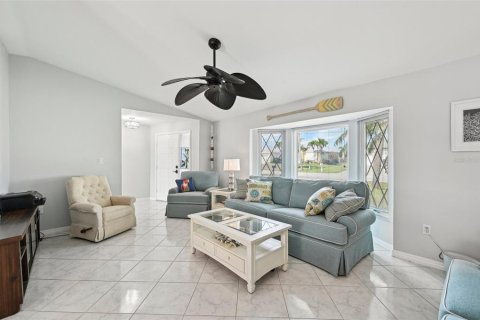 Casa en venta en Port Charlotte, Florida, 2 dormitorios, 140.84 m2 № 1617897 - foto 8