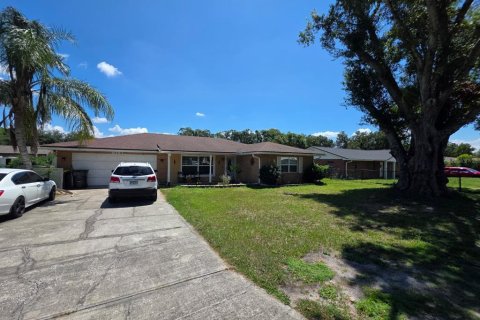 House in Lakeland, Florida 3 bedrooms, 147.9 sq.m. № 1917944 - photo 1