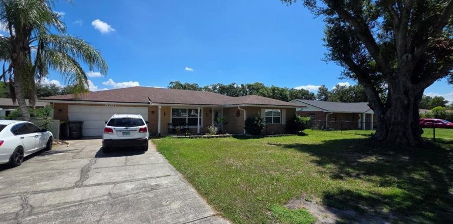 House in Lakeland, Florida 3 bedrooms, 147.9 sq.m. № 1917944