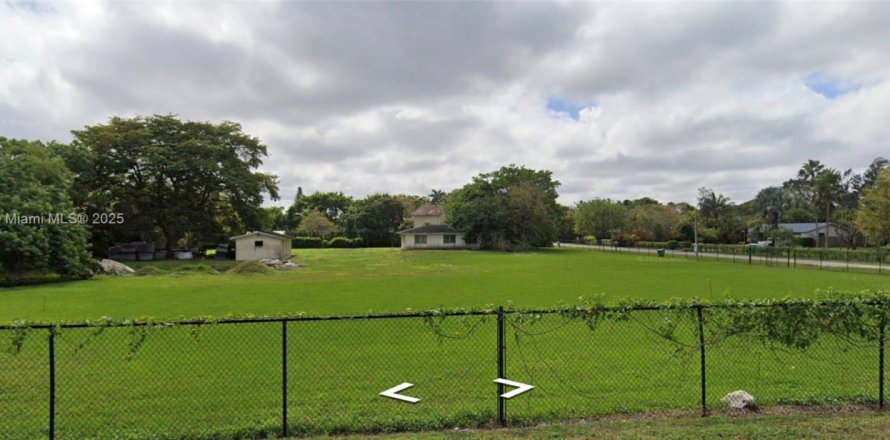 Terrain à Southwest Ranches, Floride № 1980458