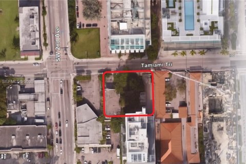 Propiedad comercial en venta en Miami, Florida № 2066349 - foto 2