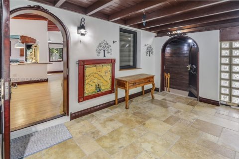 House in Miami Springs, Florida 3 bedrooms, 146.6 sq.m. № 2033282 - photo 22