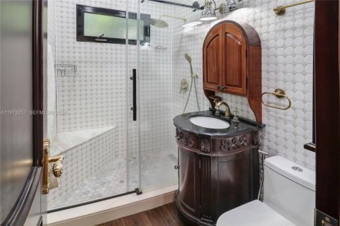 House in Miami Springs, Florida 3 bedrooms, 146.6 sq.m. № 2033282 - photo 24