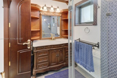 House in Miami Springs, Florida 3 bedrooms, 146.6 sq.m. № 2033282 - photo 7