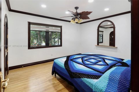 House in Miami Springs, Florida 3 bedrooms, 146.6 sq.m. № 2033282 - photo 23