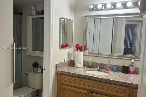 Condominio en alquiler en Plantation, Florida, 2 dormitorios, 87.33 m2 № 1978228 - foto 15