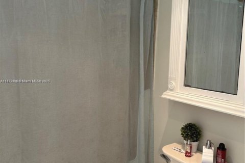 Condominio en alquiler en Plantation, Florida, 2 dormitorios, 87.33 m2 № 1978228 - foto 16