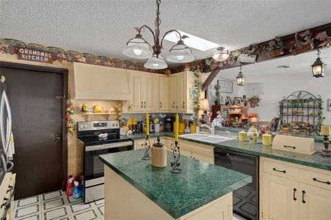 House in Brooksville, Florida 5 bedrooms, 261.61 sq.m. № 1894398 - photo 22