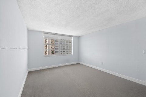 Купить кондоминиум в Авентура, Флорида 2 спальни, 106.19м2, № 1977796 - фото 13