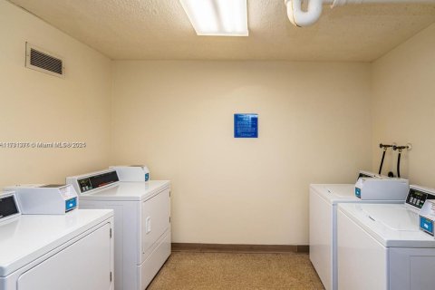 Купить кондоминиум в Авентура, Флорида 2 спальни, 106.19м2, № 1977796 - фото 19