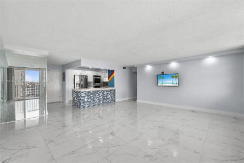 Купить кондоминиум в Авентура, Флорида 2 спальни, 106.19м2, № 1977796 - фото 8