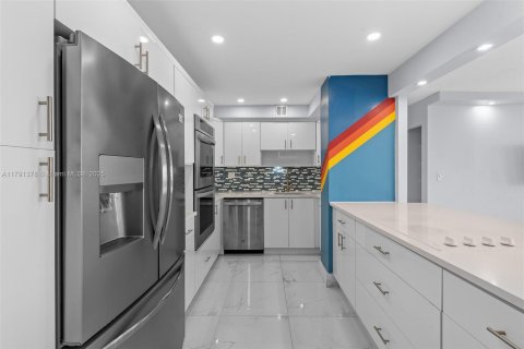 Купить кондоминиум в Авентура, Флорида 2 спальни, 106.19м2, № 1977796 - фото 10