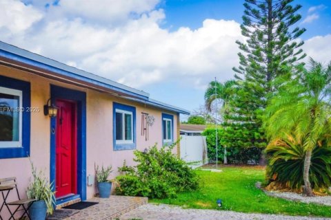 Дом в Майами, Флорида 3 спальни, 178.37м2 № 2028611