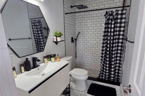 Снять в аренду виллу или дом в Майами, Флорида 3 спальни, 178.37м2, № 2028611 - фото 4