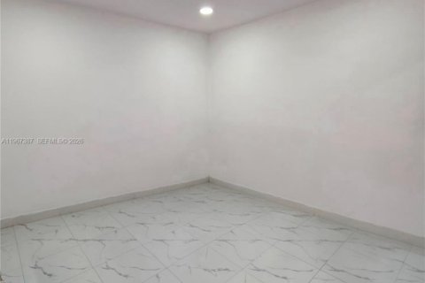 Снять в аренду виллу или дом в Майами, Флорида 3 спальни, 178.37м2, № 2028611 - фото 8