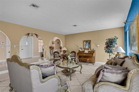 House in Southwest Ranches, Florida 7 bedrooms, 349.5 sq.m. № 1762534 - photo 8