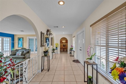 House in Southwest Ranches, Florida 7 bedrooms, 349.5 sq.m. № 1762534 - photo 9