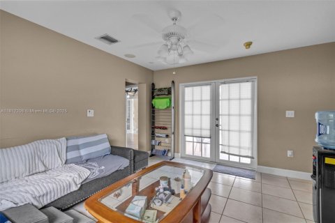 House in Southwest Ranches, Florida 7 bedrooms, 349.5 sq.m. № 1762534 - photo 19