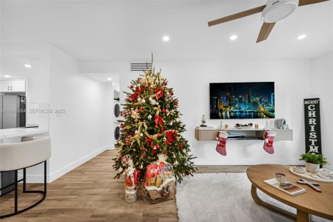 Купить кондоминиум в Пайнкрест, Флорида 2 спальни, 74.79м2, № 1991541 - фото 7