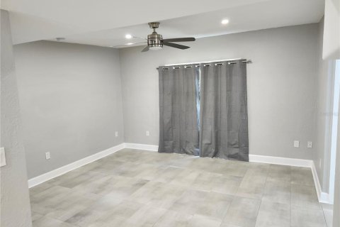 House in Orlando, Florida 3 bedrooms, 88.26 sq.m. № 2097167 - photo 5