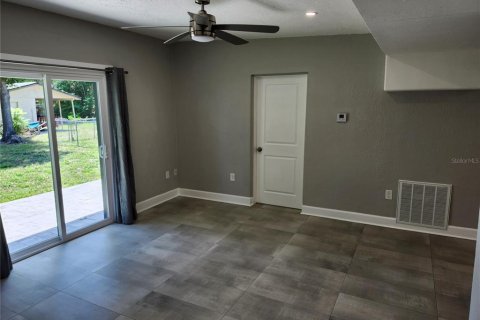 House in Orlando, Florida 3 bedrooms, 88.26 sq.m. № 2097167 - photo 6