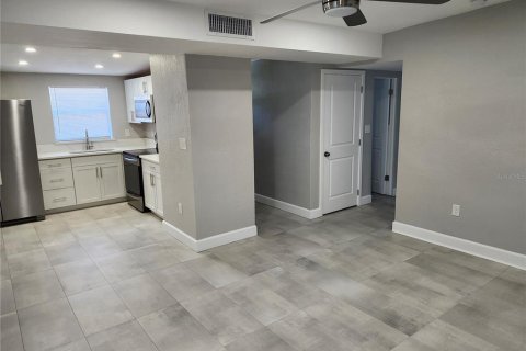 House in Orlando, Florida 3 bedrooms, 88.26 sq.m. № 2097167 - photo 4