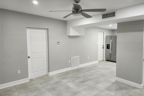House in Orlando, Florida 3 bedrooms, 88.26 sq.m. № 2097167 - photo 3