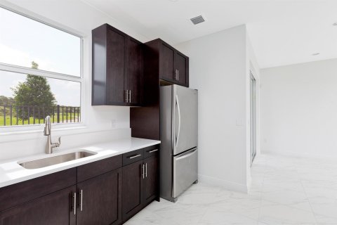 Townhouse in Coconut Creek, Florida 3 bedrooms, 161.09 sq.m. № 2261190 - photo 14