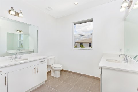 Townhouse in Coconut Creek, Florida 3 bedrooms, 161.09 sq.m. № 2261190 - photo 23