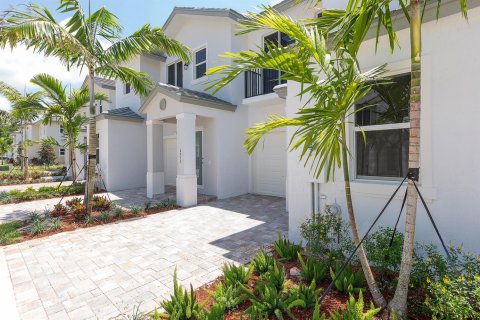 Townhouse in Coconut Creek, Florida 3 bedrooms, 161.09 sq.m. № 2261190 - photo 2