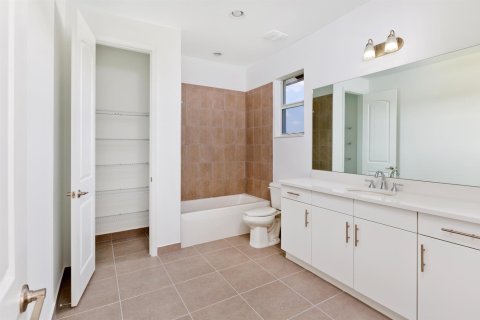Townhouse in Coconut Creek, Florida 3 bedrooms, 161.09 sq.m. № 2261190 - photo 29