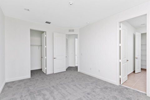 Townhouse in Coconut Creek, Florida 3 bedrooms, 161.09 sq.m. № 2261190 - photo 26