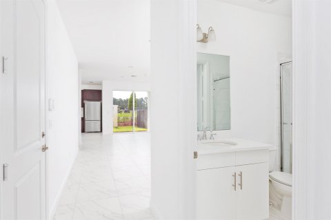 Townhouse in Coconut Creek, Florida 3 bedrooms, 161.09 sq.m. № 2261190 - photo 3