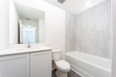 House in Lake Alfred, Florida 3 bedrooms, 114.36 sq.m. № 1785383 - photo 15