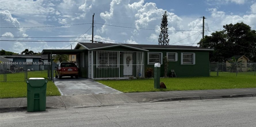 Villa ou maison à Miami, Floride 3 chambres, 89.74 m2 № 1845472