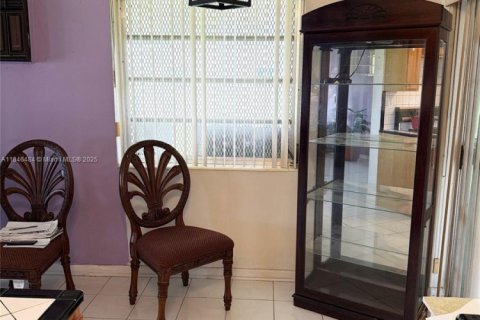 Villa ou maison à vendre à Miami, Floride: 3 chambres, 89.74 m2 № 1845472 - photo 9