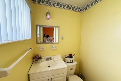 Villa ou maison à vendre à Miami, Floride: 3 chambres, 89.74 m2 № 1845472 - photo 19